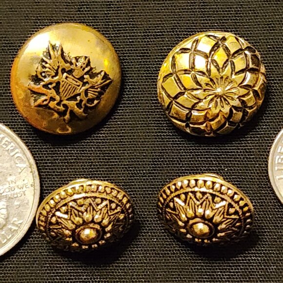 Antique/Vintage Lot of 20 Metal Buttons - Picture 5 of 11